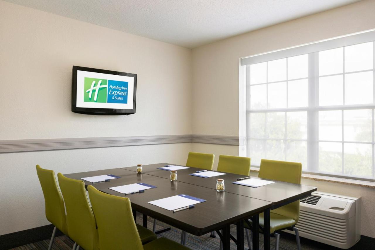 Holiday Inn Express & Suites Sarasota East By Ihg Vamo Dış mekan fotoğraf